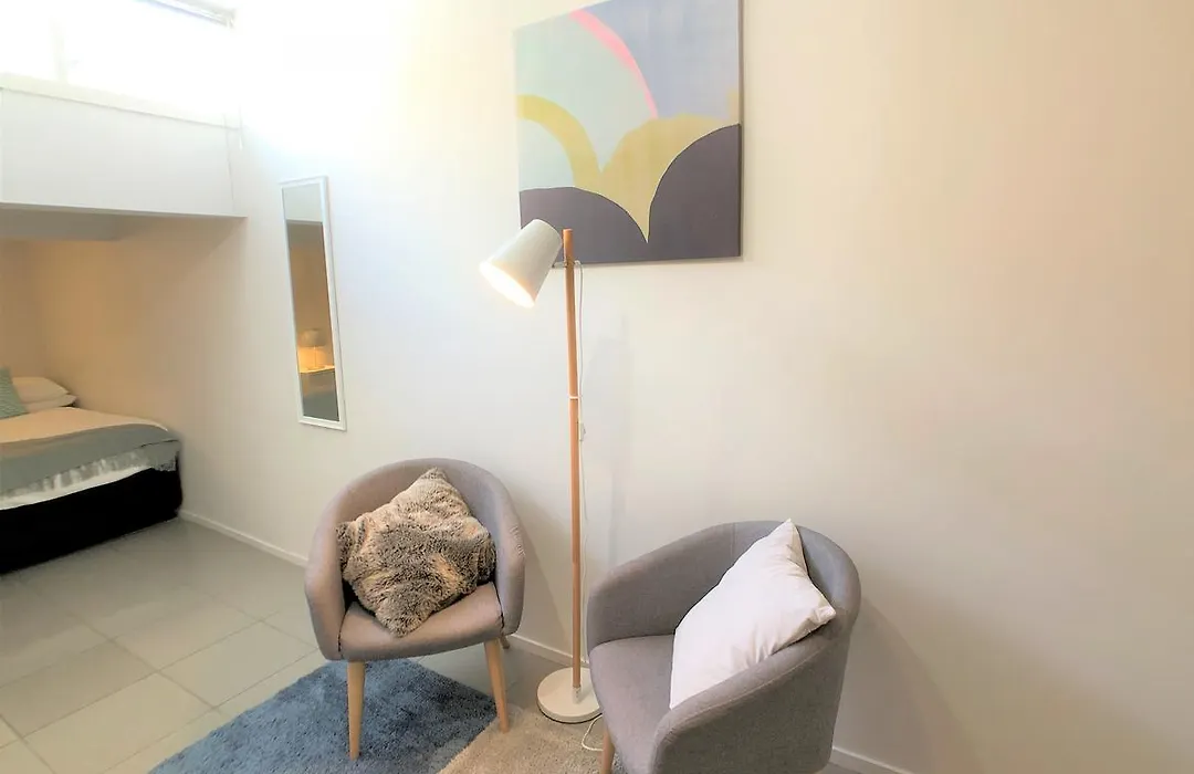 Nice And Cozy Studio In Kingsland. Great Value!!!-1