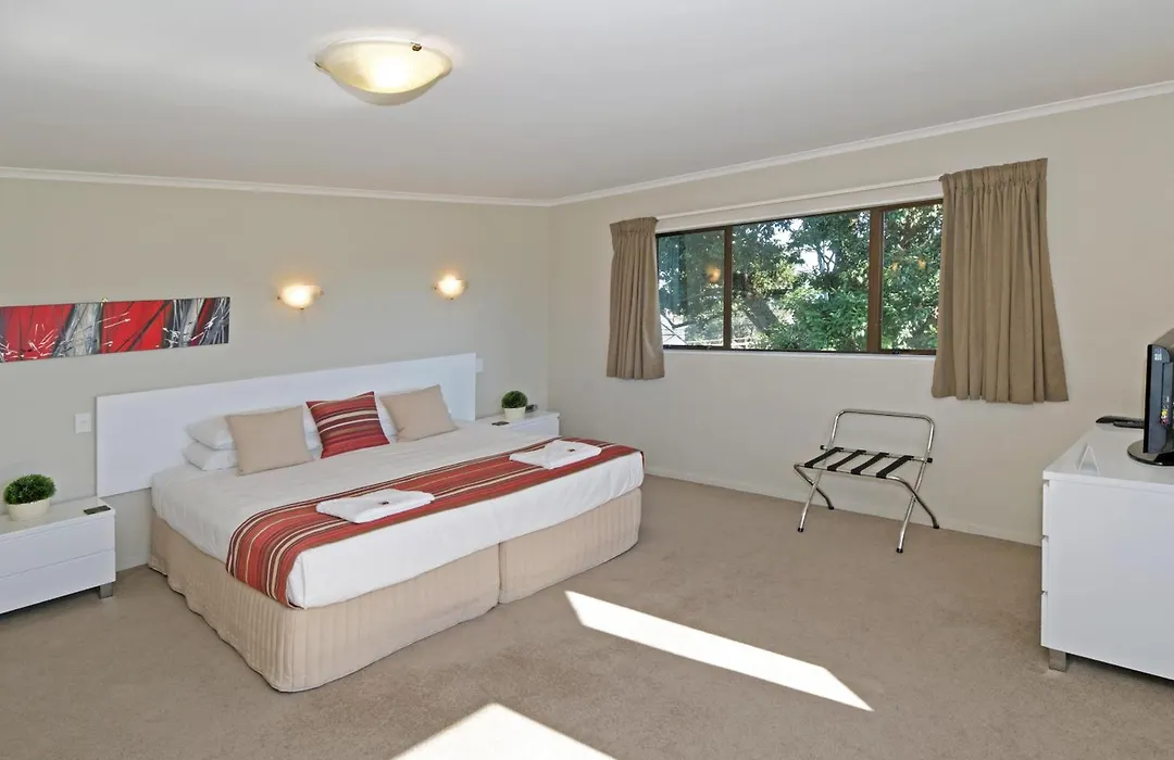 Airport Harbour Motel-1