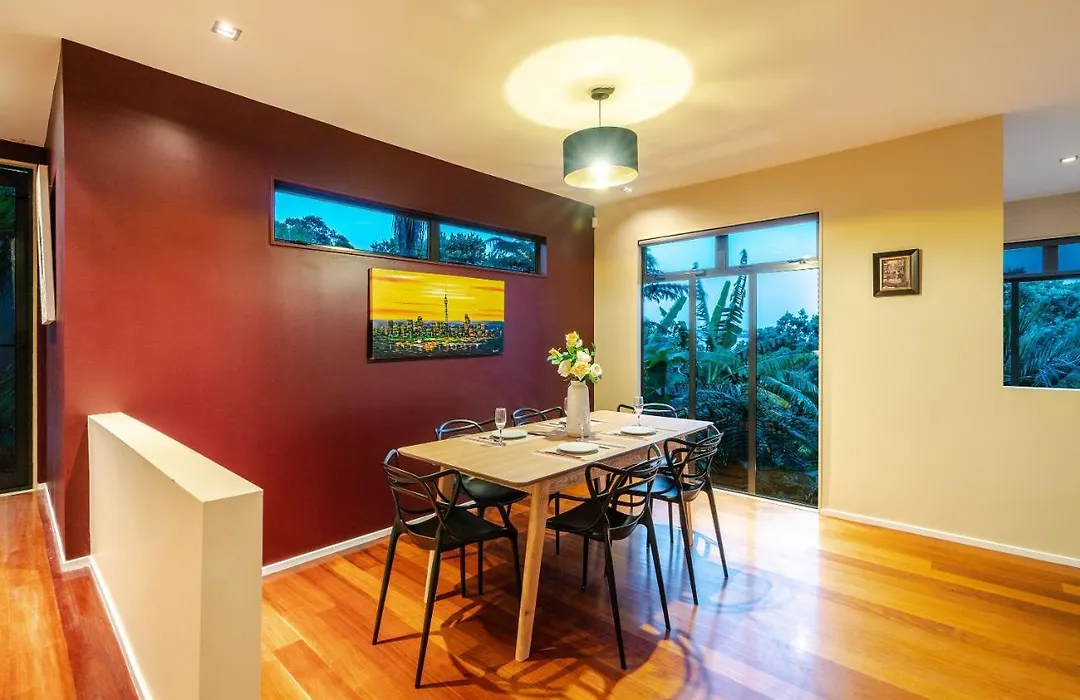 Northcote Point Villa+Amazing Unique Elevated City View-1