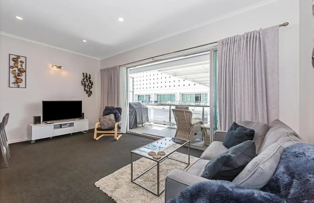 Princes Wharf 1Br Apartment - Home Away From Home-1