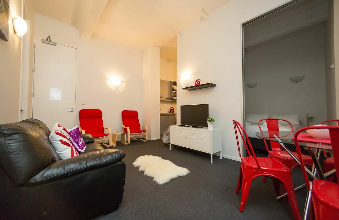 Two Bedroom Apartment In The City-1
