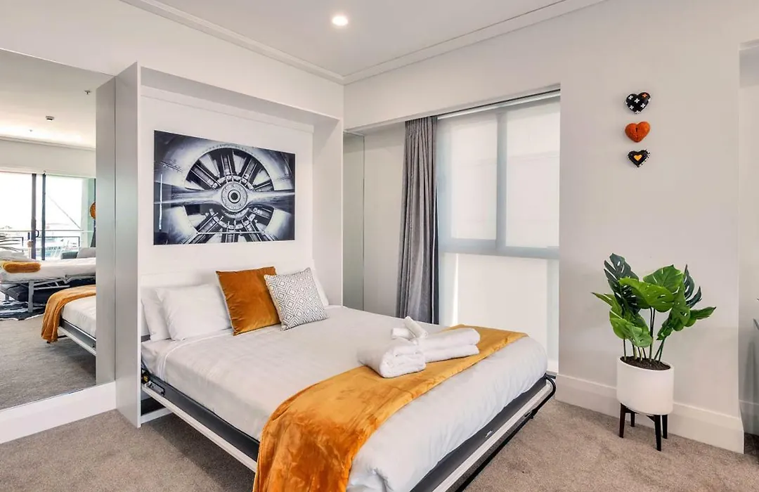 Auckland Viaduct Chic Luxury Waterfront Views!-1