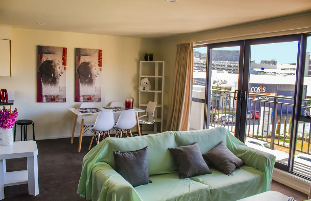 Mount Eden Luxury Apartment-1