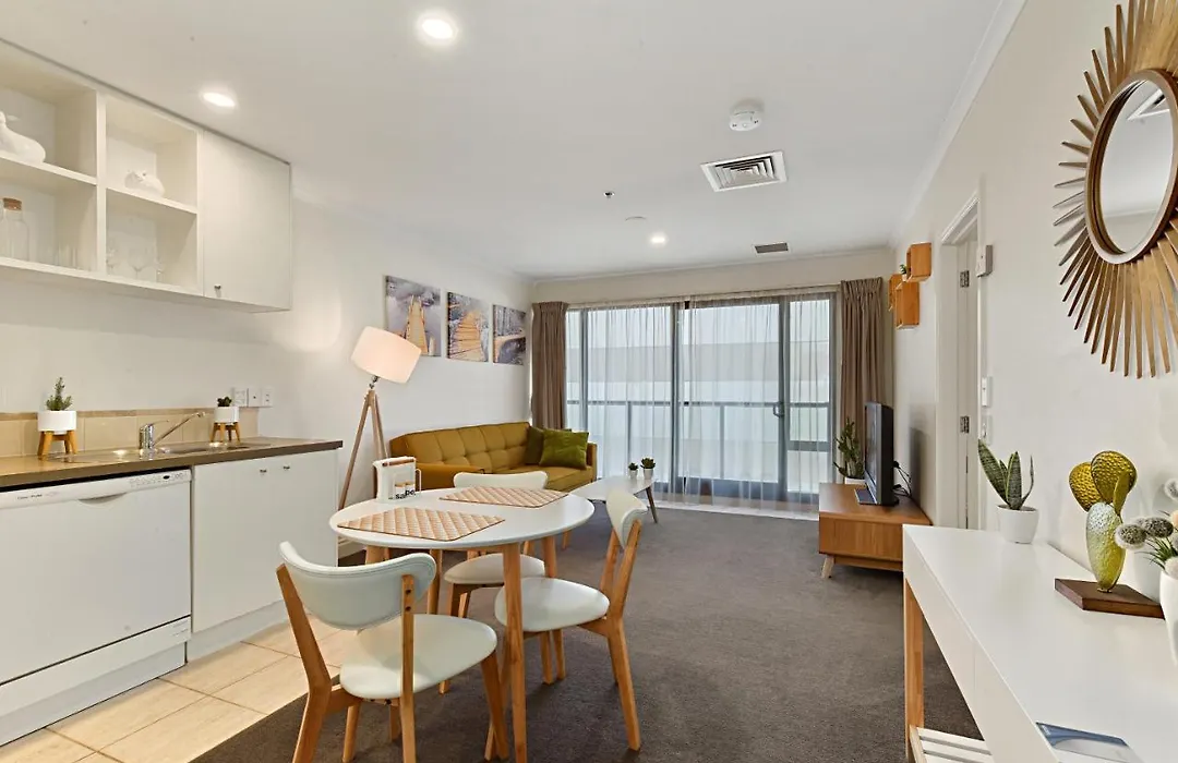 Modern One Bedroom Apartment Auckland City Centre-1