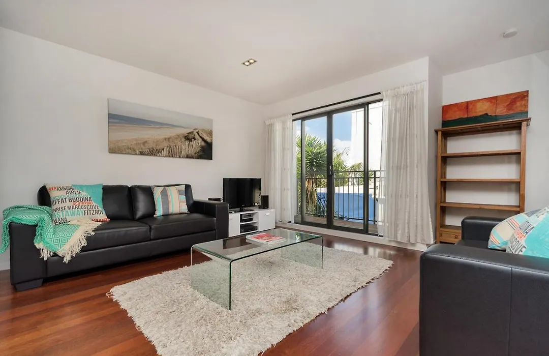 Qv Modern 3 Level Sunny Townhouse-1