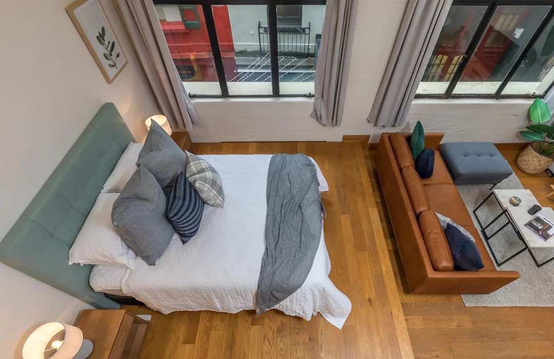 Deluxe Apartment In The Heart Of The City-1