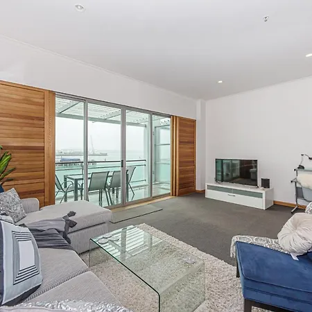 Princes Wharf - Absolute Waterfront & Great Views-2