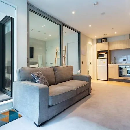 Pristine Inner-City Nest With Carpark-2