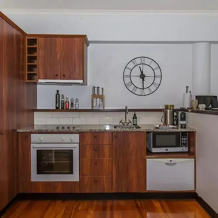Fabulous Apartment With Harbour Views Free Netflix-3