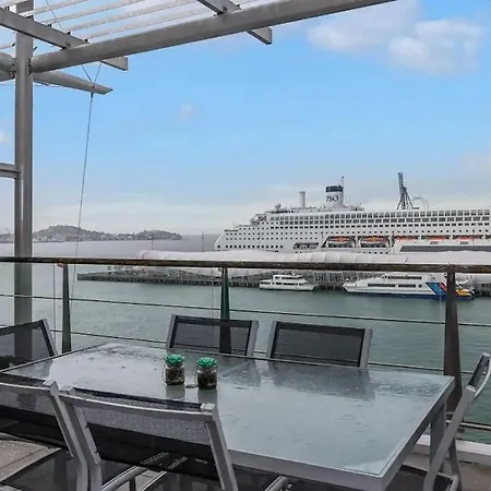 Fabulous Apartment With Harbour Views Free Netflix-2