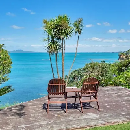 Northshore Cliff-Top Hideaway, Expansive Sea Views-3