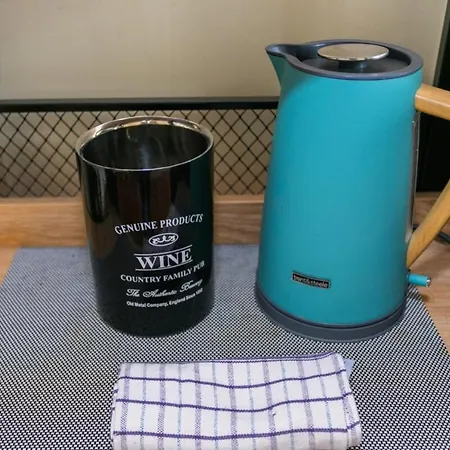 Studio Apartment In 4 Star Hotel Pool Gym Wifi-3