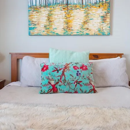 Gorgeous 2 Bedroom Guest Suite In Herne Bay-2