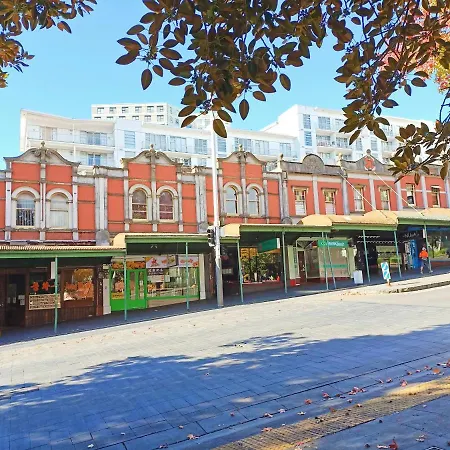 Two Bedroom City Apartment At Handy Location-2