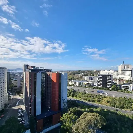 Oceania City Fringe W Views Free Parking Wifi-3