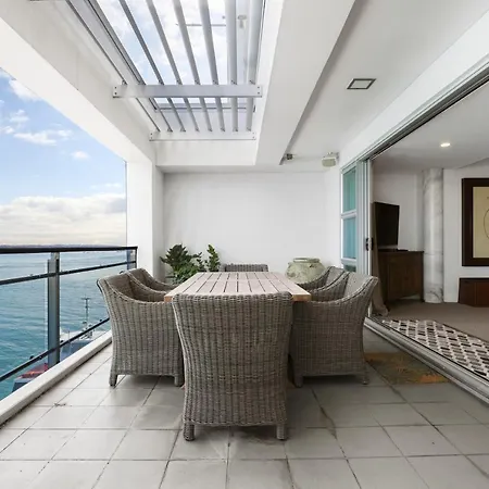 Spacious 3-Bed Waterfront Apartment-3