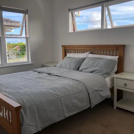 Comfortable Holiday Home At Mt Wellington-2
