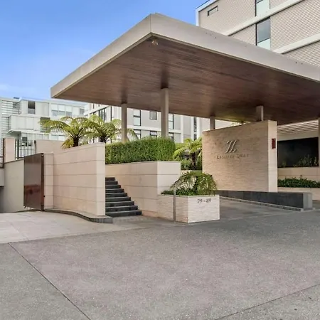 Viaduct Marina Executive - Free Parking & Pool-3