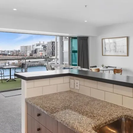 Newly Refurbished Waterfront Apartment! 3320-3
