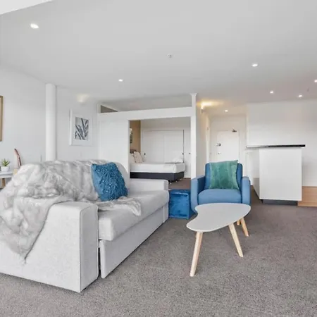 Newly Refurbished Waterfront Apartment! 3320-2