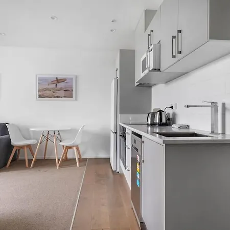 Cool Ra-Mada Hideaway With Air-Con And Deck-3