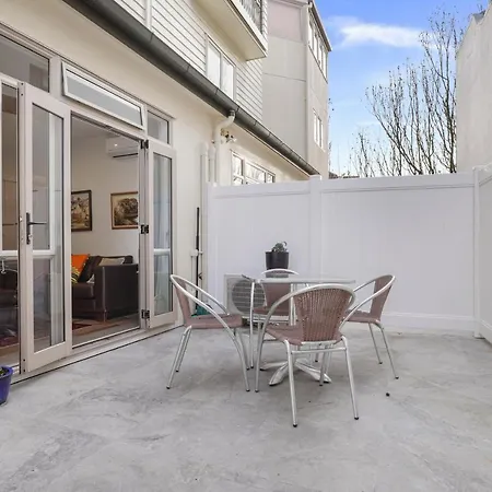 Cbd Spacious 3 Storey Terrace House With Courtyard-2