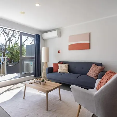 Sunny Pied A Terre W Courtyard Study And Carpark-2