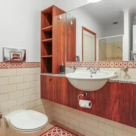 Beautifully Presented One Bedroom Apartment-3