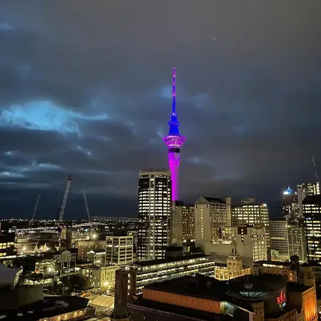 Apartment With Brilliant Views In Auckland Cbd-2