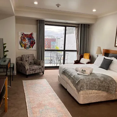 Modern Studio With City Views At The Heritage Hotel-3