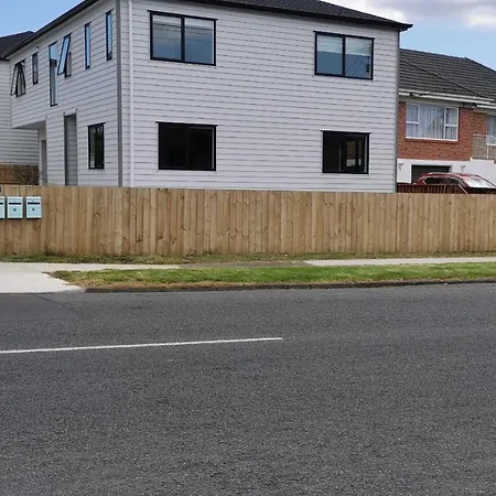 Stunning Stay In Papatoetoe Auckland-2