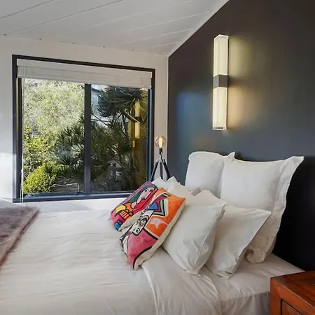 Private Paradise Designer 2Br Home- Free Parking-2