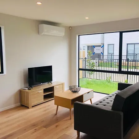 Modern & Luxurious Home 6-3
