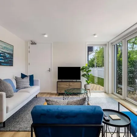 Cove Hideaway Is In A Great Location-3