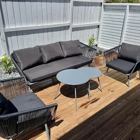 Entire 3 Bedroom House! Best Location!!-2