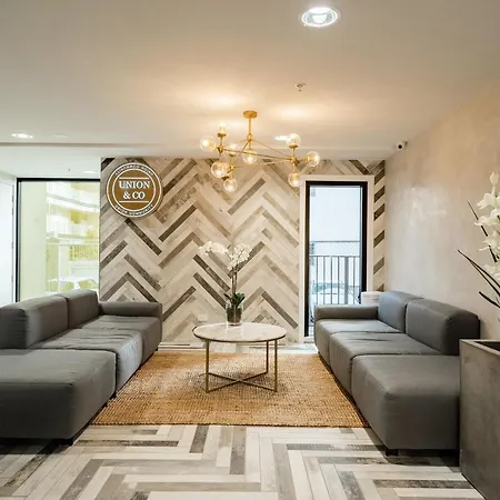Stunning 1-Bedroom Studio In City-2