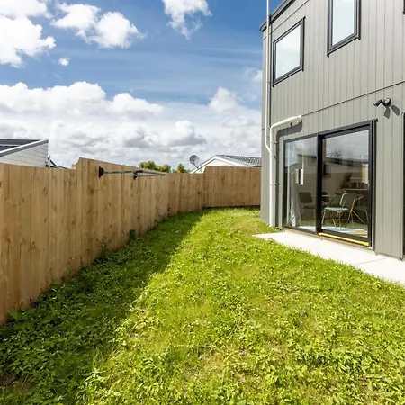 A Hillsborough Haven - Auckland Holiday Home-2