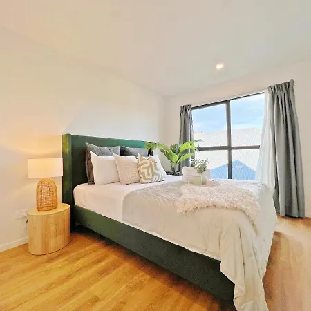 Comfy Home For You In Pakuranga-3