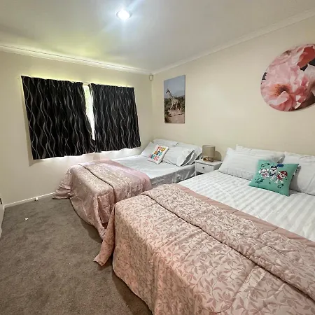 Luxury Stay Near Airport-3