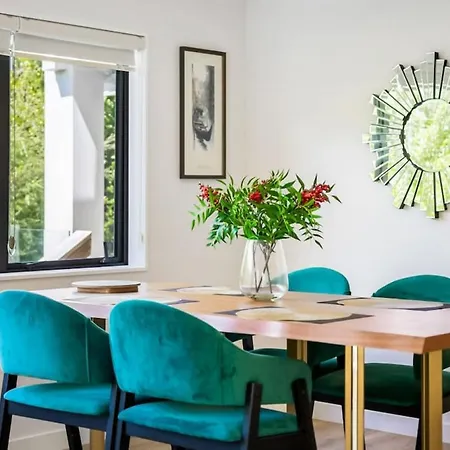 Forest View Apartment With Parking And Garden-3