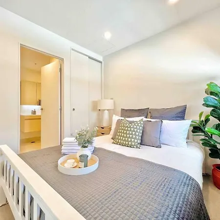 City Get Away 1-Bedroom Studio With Pool In Cbd-2