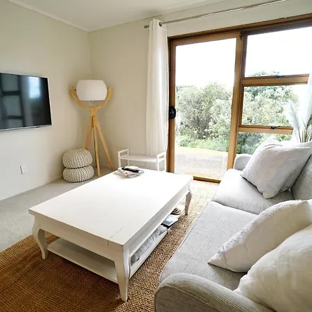 Stylish Unit 2 Min Walk To Beach-2