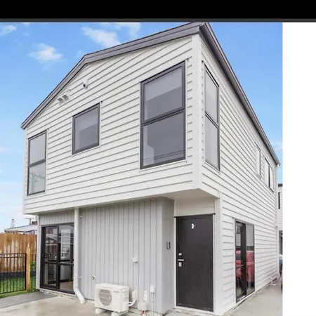 Private Double Bedroom With Attached Bathroom Near 12 Min To Auckland Airport-3