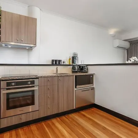Newly Renovated One Bedroom Apartment-3