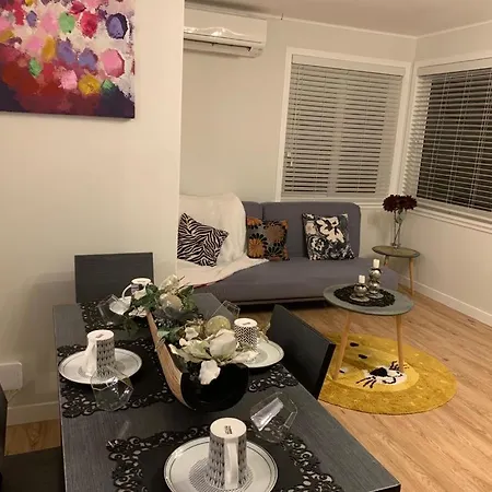 Cute And Cozy Near Airport-2