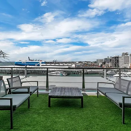 Qv Waterfront Magic-2