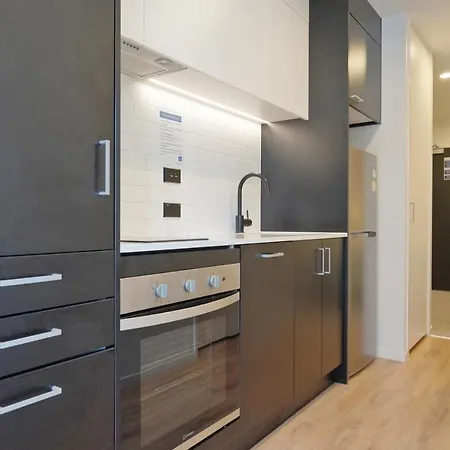 Comfortable 1-Bedroom Studio In Cbd With Pool-2