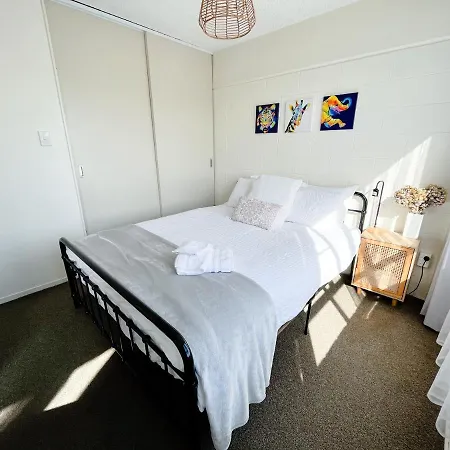 One Bedroom Apartment At Newmarket Free Parking-3