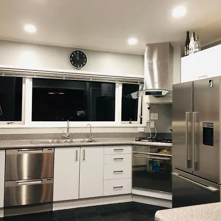 Peaceful And Lovely Home With External Private Bathroom-3