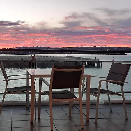 Life On Water- Princes Wharf Apartment With Fabulous Views-2